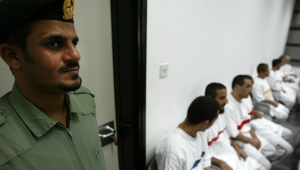 رايتس ووتش تطالب الإمارات بتحقيق "شفاف" بشأن سجينة حاولت الانتحار
