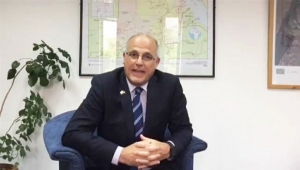 السفير البريطاني يطالب بالإفراج العاجل عن الصحفي توفيق المنصوري