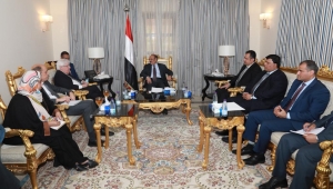 نائب الرئيس يلتقي غريفيث ويتهم الحوثيين بالجنوح الدائم للتصعيد
