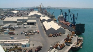 نيابة البحث والأمن تطالب مؤسسة موانئ عدن بإخراج شحنة "اليوريا" من الميناء