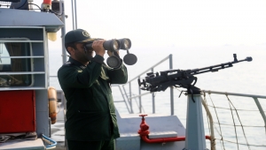 إيران تحتجز سفينة وتستدعي القنصل الإماراتي احتجاجا على مقتل صيادين إيرانيين