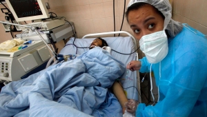 "الصليب الأحمر" تدعو لحماية الأطباء في اليمن
