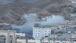 إصابة فتاتين جراء قصف مدفعي للحوثيين على الأحياء الشمالية لمدينة تعز