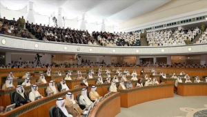 البرلمان الكويتي يبايع مشعل الأحمد وليا للعهد