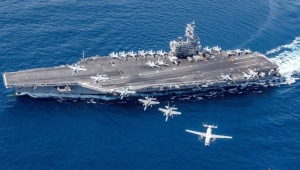 البحرية الأميركية تنفي أن تكون أي "تهديدات" وراء إعادة حاملة طائرات إلى الخليج العربي