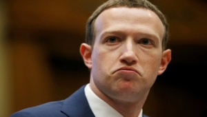 في الحرب بين الشركتين على الإعلانات.. موظفو فيسبوك يقفون مع آبل ضد توجه شركتهم