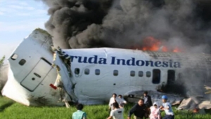 تحطّم طائرة إندونيسية تقل 50 راكبا