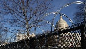 طوارئ في العاصمة واشنطن و"إف بي آي" يعتقل أكثر من 100 شخص على علاقة باقتحام الكونغرس