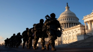 الولايات الأمريكية تتخذ إجراءات أمنية غير مسبوقة تحسبا لمظاهرات مسلحة