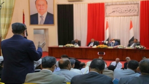 الانتقالي يُلّوح مجددا بمنع عقد البرلمان جلساته في عدن