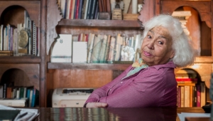وفاة الطبيبة والكاتبة المصرية نوال السعداوي