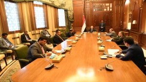 خلال اجتماعه بالقيادات العليا.. الرئيس هادي يؤكد العمل على تجاوز جميع التحديات