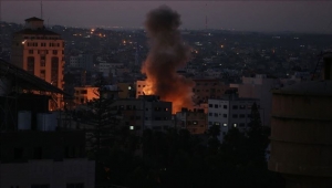 إسرائيل تقر ضرب غزة إذا استمر إطلاق الصواريخ وتفرض إغلاقا بحريا كاملا على القطاع