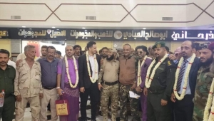 يسران المقطري ينتقد قيادات عسكرية في عدن لامتلاكها مراكز تجارية