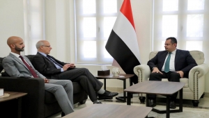 السفير البريطاني يجدد إدانة بلاده للاعتداءات الحوثية المتكررة على المدنيين