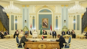 فريق الحكومة في اتفاق الرياض يتهم الانتقالي بالتنصل والاستمرار بالتصعيد ومفاقمة الوضع