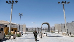 القوات الأفغانية تبدأ الانتشار في قاعدة باغرام وطالبان تصف الانسحاب الأميركي بالتاريخي