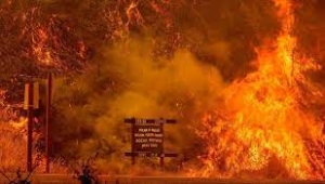300 حريق غرب الولايات المتحدة بسبب الحرارة والجفاف