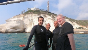 "تطبيع تحت الماء".. مسؤولان بحريني وإسرائيلي في رحلة غطس