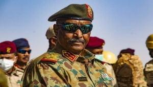 من هو قائد الجيش السوداني "عبد الفتاح البرهان" الذي استولى على الحكم في البلاد؟