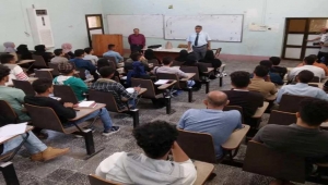 عدن .. طلاب الصحافة والإعلام يطلقون مبادرة لجمع المستلزمات التعليمية للطلاب المستجدين