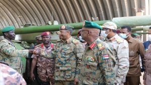 تفاصيل اللحظات الأخيرة التي سبقت انقلاب عسكر السودان