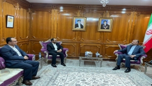 ناطق الحوثيين يبحث مع وزير خارجية إيران في مسقط المستجدات العسكرية باليمن