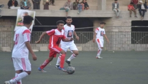 اتحاد الكرة يعاقب ناديا أهلي وشعب صنعاء على خلفية مشاركتهما في بطولة سياسية