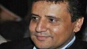 نقل الشاعر رياض السامعي إلى المستشفى بعد تدهور حالته الصحية في صنعاء