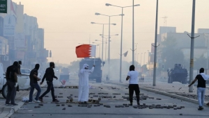 إيكونوميست: في البحرين.. هدوء قبل العاصفة ورئيس الوزراء فشل في تهدئة التوتر السني الشيعي