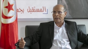 المرزوقي يدعو التونسيين إلى "الدفاع عن دستورهم وحماية وطنهم"