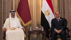 أمير قطر يلتقي الرئيس المصري وولي عهد أبو ظبي في بكين