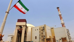 واشنطن تعيد إعفاء إيران من عقوبات على برنامجها النووي