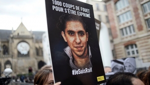 السعودية تطلق سراح المدون رائف بدوي بعد اعتقاله 10 سنوات