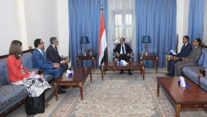 اليمن يدعو الاتحاد الأوروبي إلى الضغط على الحوثيين وإدانة هجماتهم العدائية