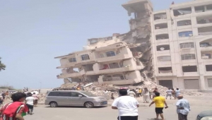 الصحة تعلن عدم تسجيل وفيات بانهيار مبنى سكني في عدن