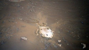 ناسا تلتقط صورة لحطام على المريخ 