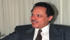 علي ناصر محمد: اليمن بحاجة لرئيس واحد بدلا من الرؤساء الحاليين وأحداث شبوة ناتجة عن استمرار الحرب