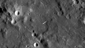 ناسا ترصد مفاجأة على سطح القمر بعد ارتطام 