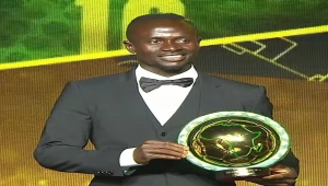 ماني يتوج بجائزة أفضل لاعب في أفريقيا
