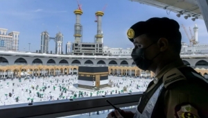 السعودية تحيل مواطنا الى النيابة "قام بنقل وتسهيل" دخول صحفي يهودي إلى مكة