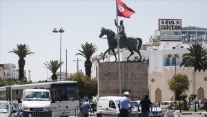 تونس.. حزب مؤيد للرئيس يدعو لتشكيل حكومة إنقاذ تضم "عسكريين"