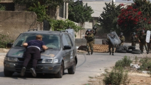 استشهاد فلسطيني إثر تنفيذه عملية طعن.. وإصابة العشرات في مواجهات مع الاحتلال الإسرائيلي