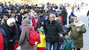 رحلة شتات جديدة.. قوافل تقل لاجئين سوريين في تركيا للوصول إلى أوروبا
