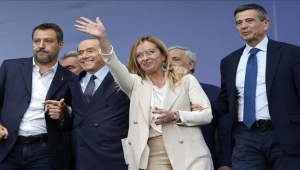 تكليف رسمي لرئيسة اليمين المتطرف بإيطاليا بتشكيل الحكومة