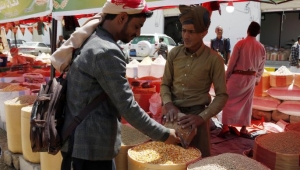 اليمنيون على أعتاب عام جديد من التردي المعيشي: جيوب فارغة