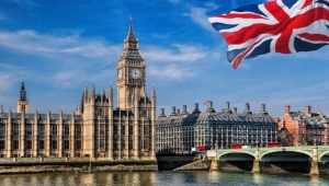 الحكومة البريطانية تعتزم تقديم مشروع قانون جديد ضد المهاجرين غير الشرعيين