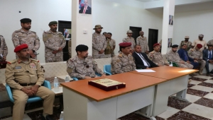 وزير الدفاع ورئيس هيئة الأركان يتفقدان اللواء الأول مشاه بحري في سقطرى