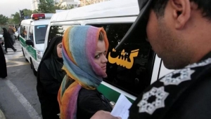 شرطة "الأخلاق" تعود إلى شوارع إيران