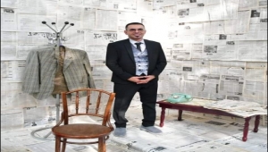 صورة لمدير مكتب ثقافة تعز تُثير سخط الصحفيين باليمن